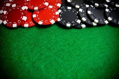 johor Qiu Qiu player interface showing live dealer feed, betting panel, and chat